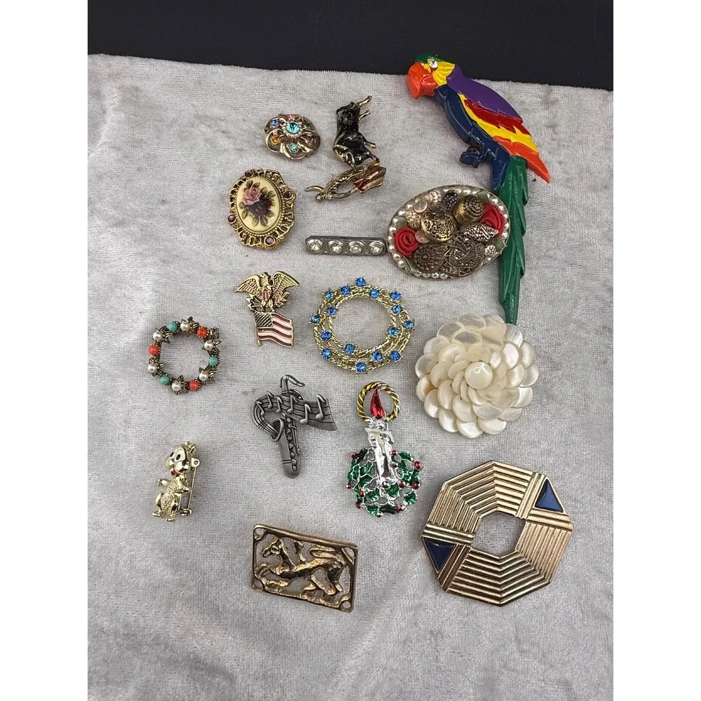 Vintage Brooch Lot Parrot Flowers‎ Patriotic Saxophone Squirrel Christmas